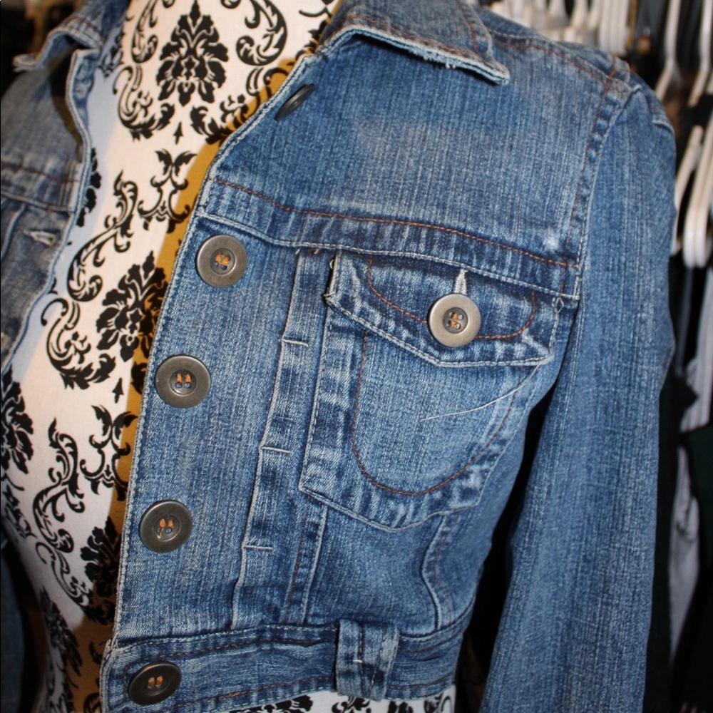 Cropped Denim Jacket - Picture 2 of 5